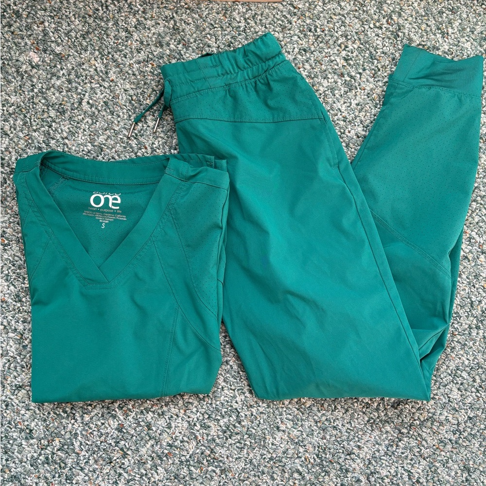 Set of scrubs